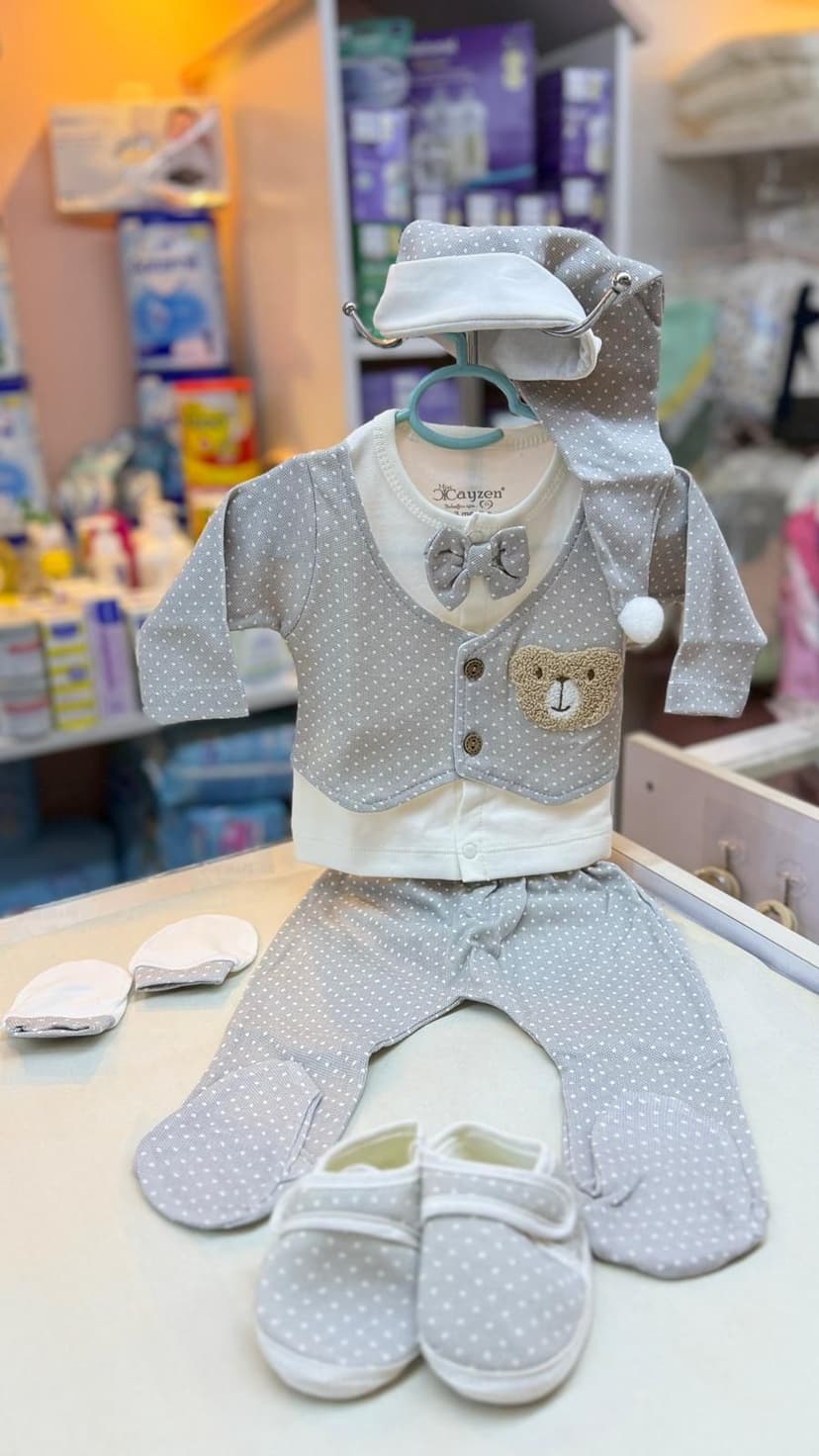 طقم نزلة ببيون لون رمادي