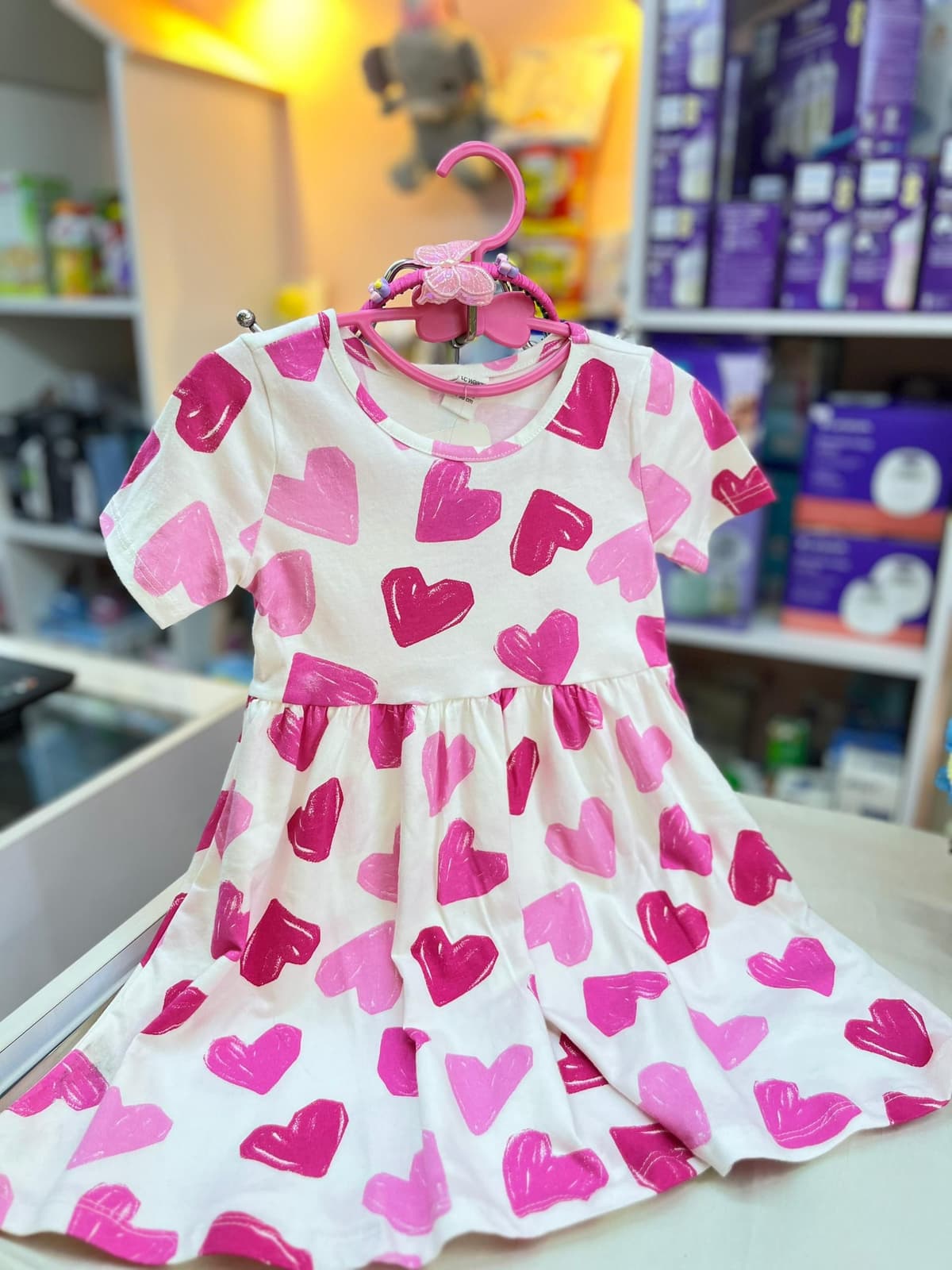 فستان قلوب حمر وبينك 4-5سنين