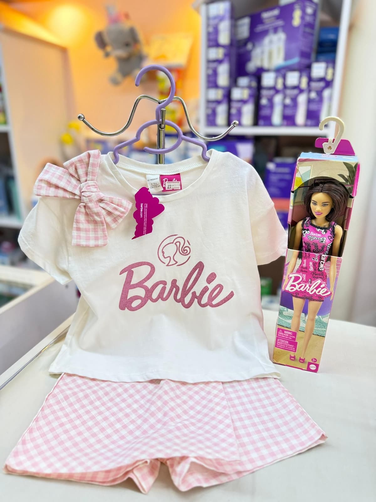 طقم باربي ابيض وزهر4-5سنين