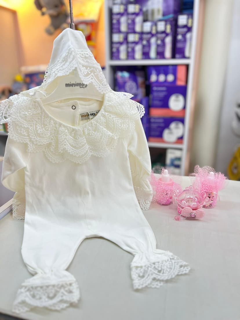 طقم ابيض دانتيل 0-3شهور