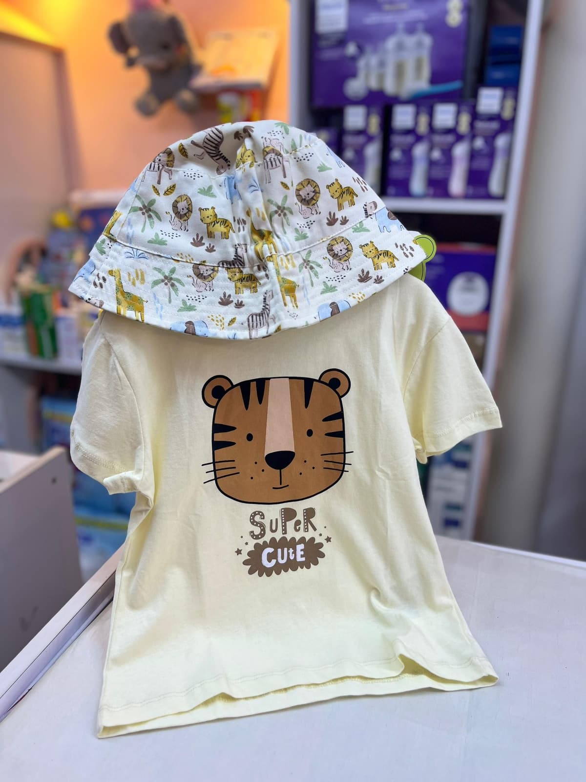 كنزة صفرا اسد 4-5سنين