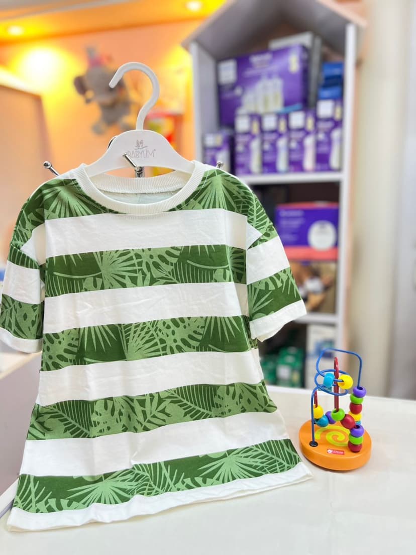 كنزة خضيري وابيض مخططة9-12شهر