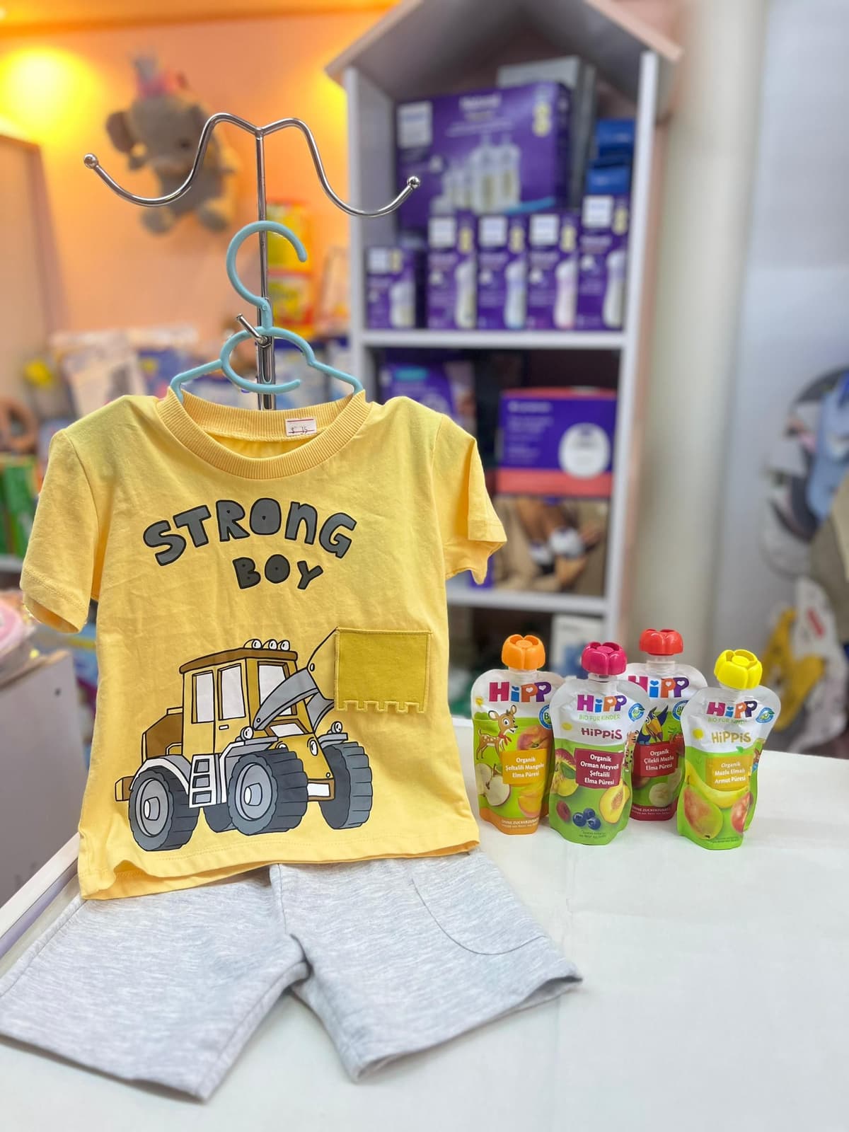 بجامة صفرا ورمادي شاحنة  9-12شهر