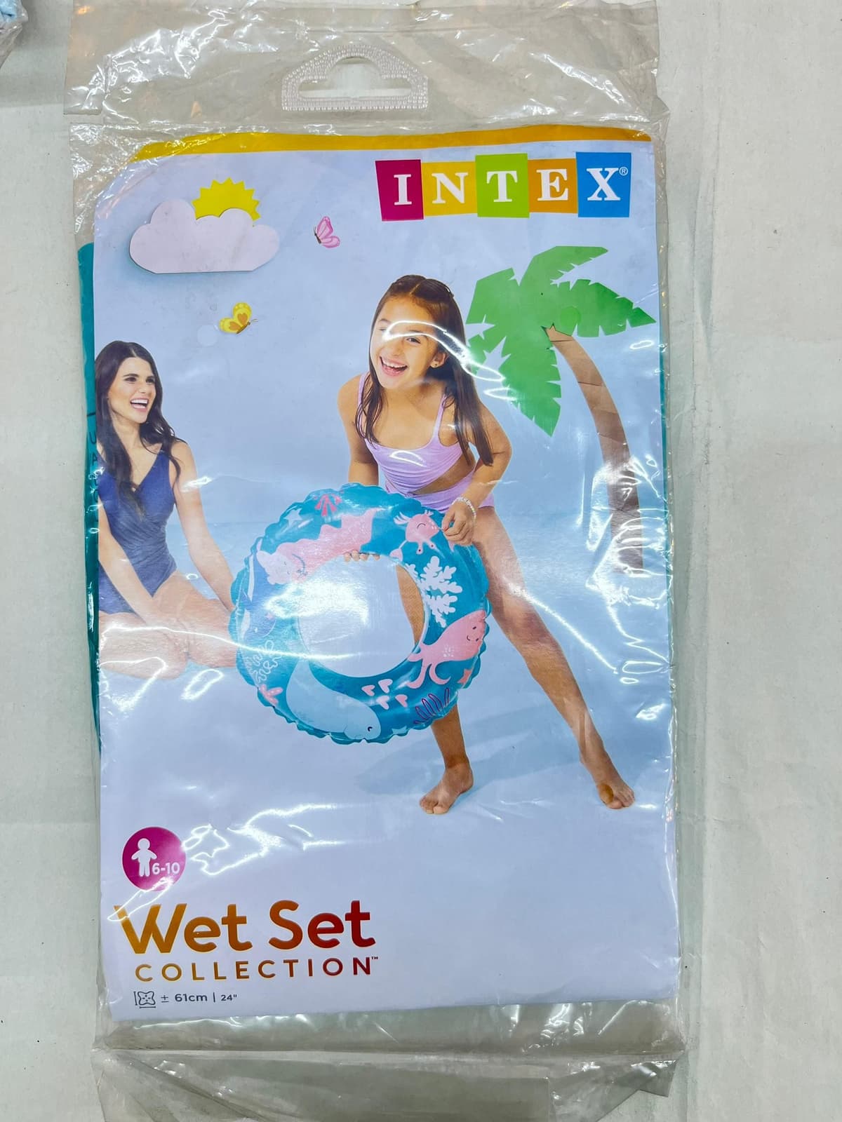 دولاب  سباحة ازرق اسماك