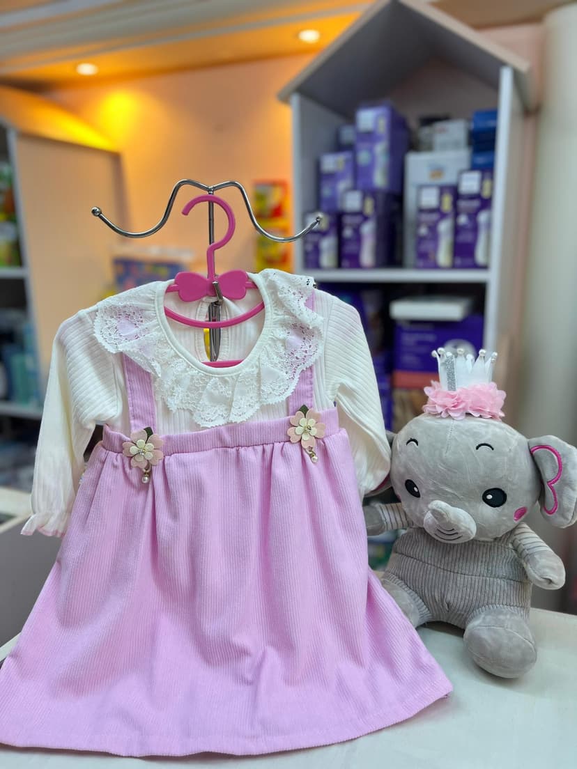 فستان بينك وسكري قبة دانتيل 3سنين