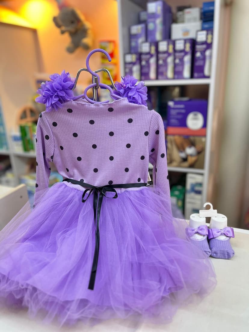 فستان موف منقط اسود مع تول3سنين