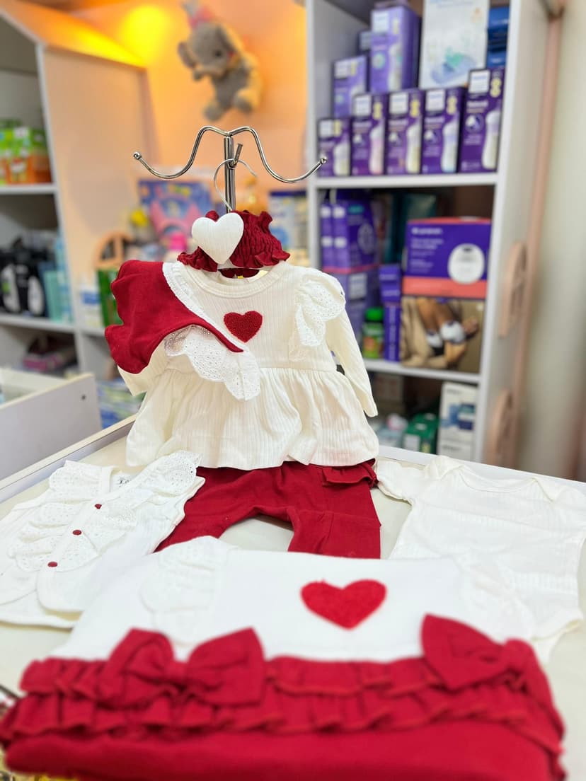 طقم نزلة 10قطع بناتي لون احمر قلب