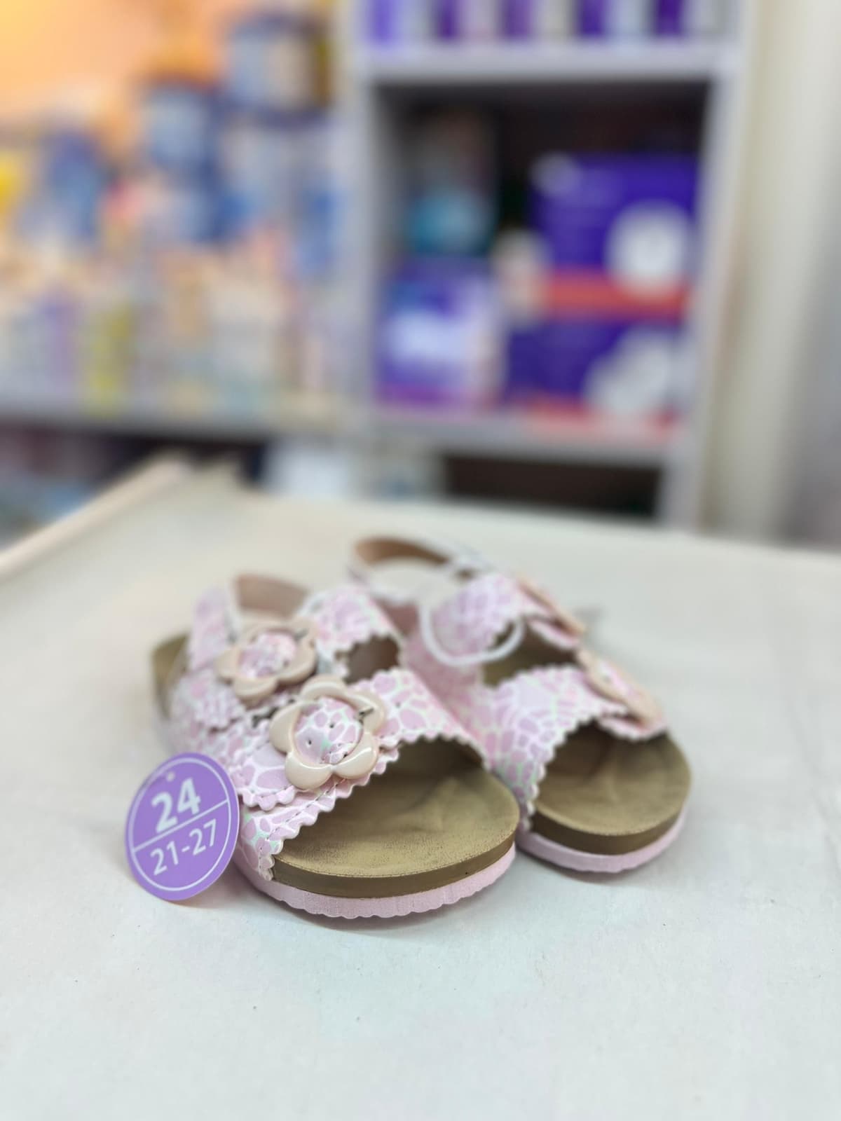 صندل بناتي بينك فاتح وابيض 22