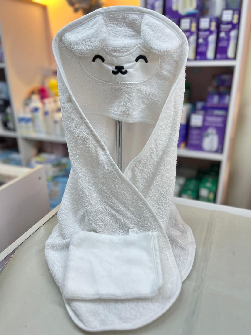 منشفة بيضا خاروف مع كيس حمام