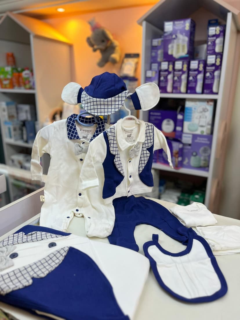 طقم نزلة ابيض و كحلي 10 قطع 