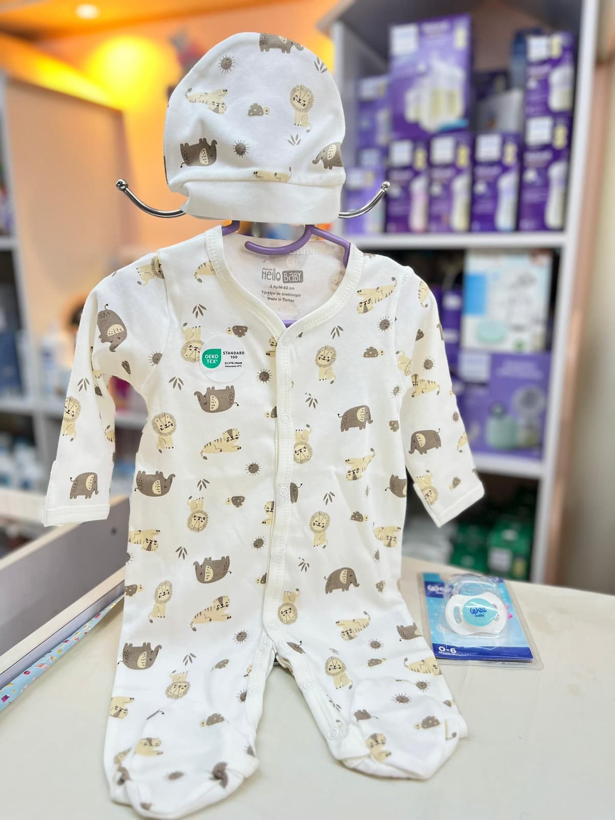 افرول ابيض حيوانات بني 3شهور