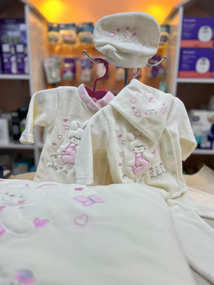 طقم نزلة بناتي مخمل ابيض وزهر ارنب 10قطع 