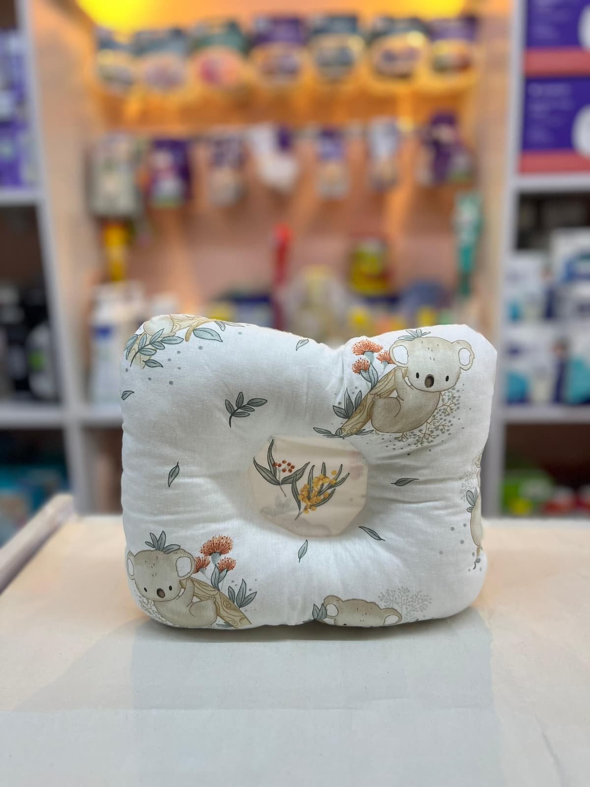 مخدة ابيض كوالا