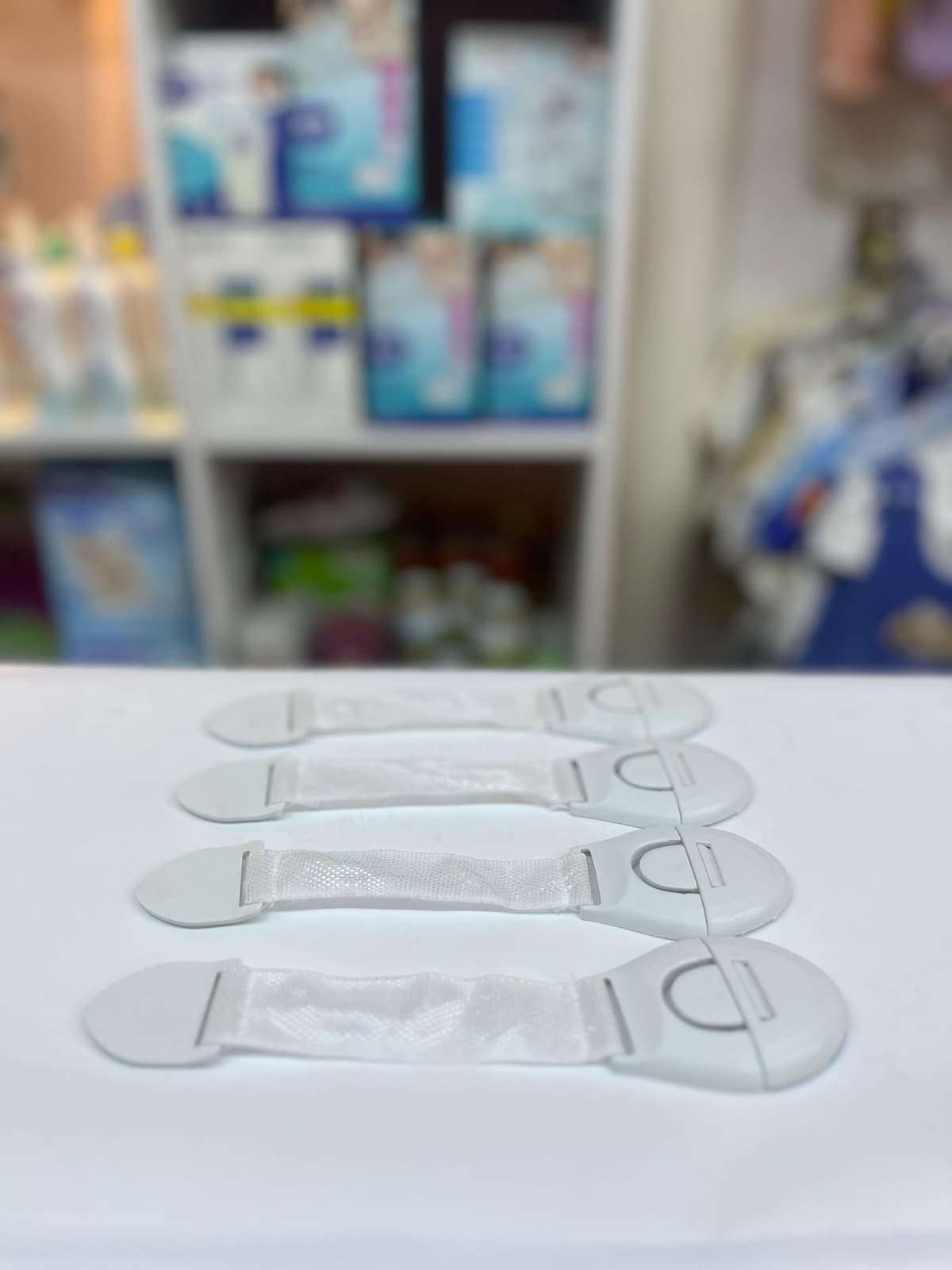 قطع تسكير الدروج و الخزاين ابيض