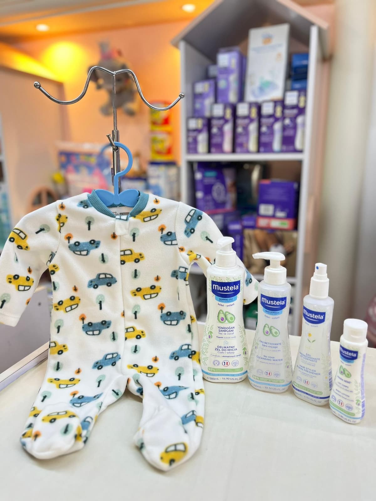 افرول ابيض سيارات 6-9 شهور