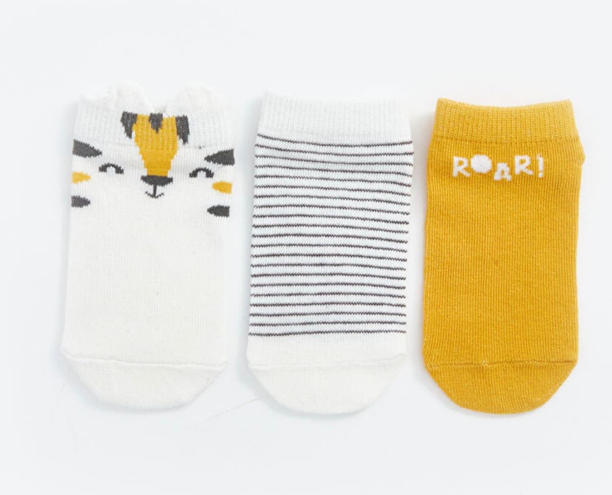 سيت 3جرابات صبياني اورنج ابيض مخطط وابيض رسمة 12-24شهر