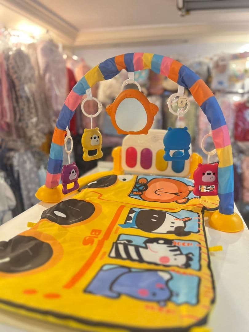  مدة بيانو لون اصفر باص