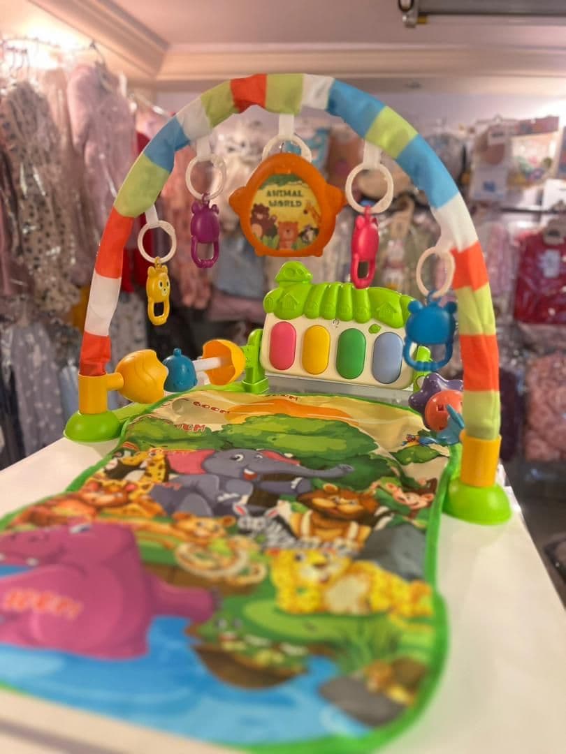 مدة بيانو لون اخضر غابة