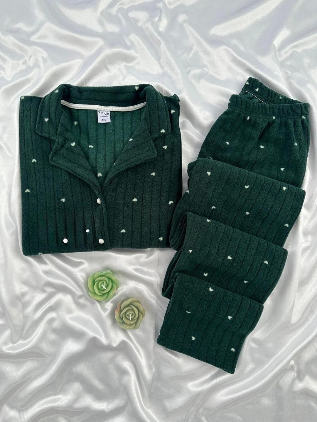 بجامة قطعتين زيتي مخمل قياس لارج